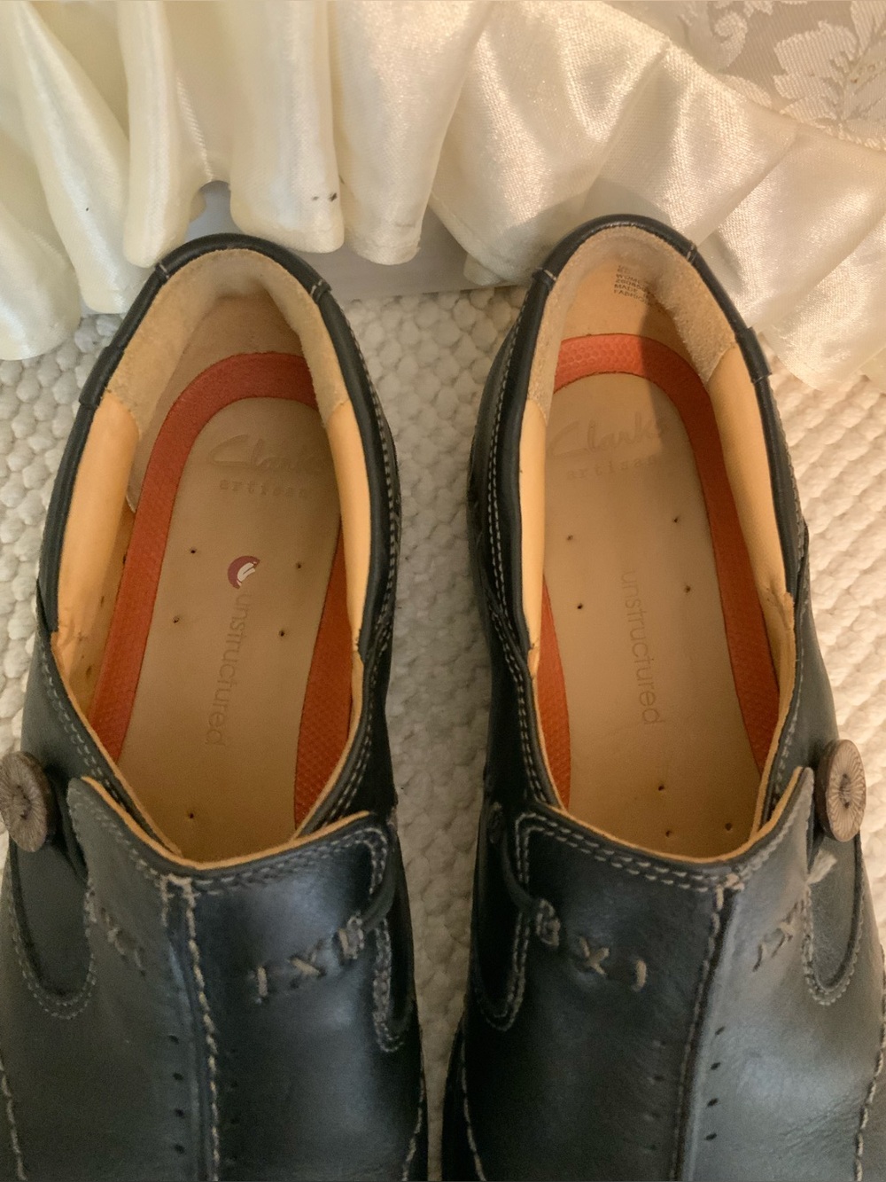 CLARKS - Picture 4 of 9